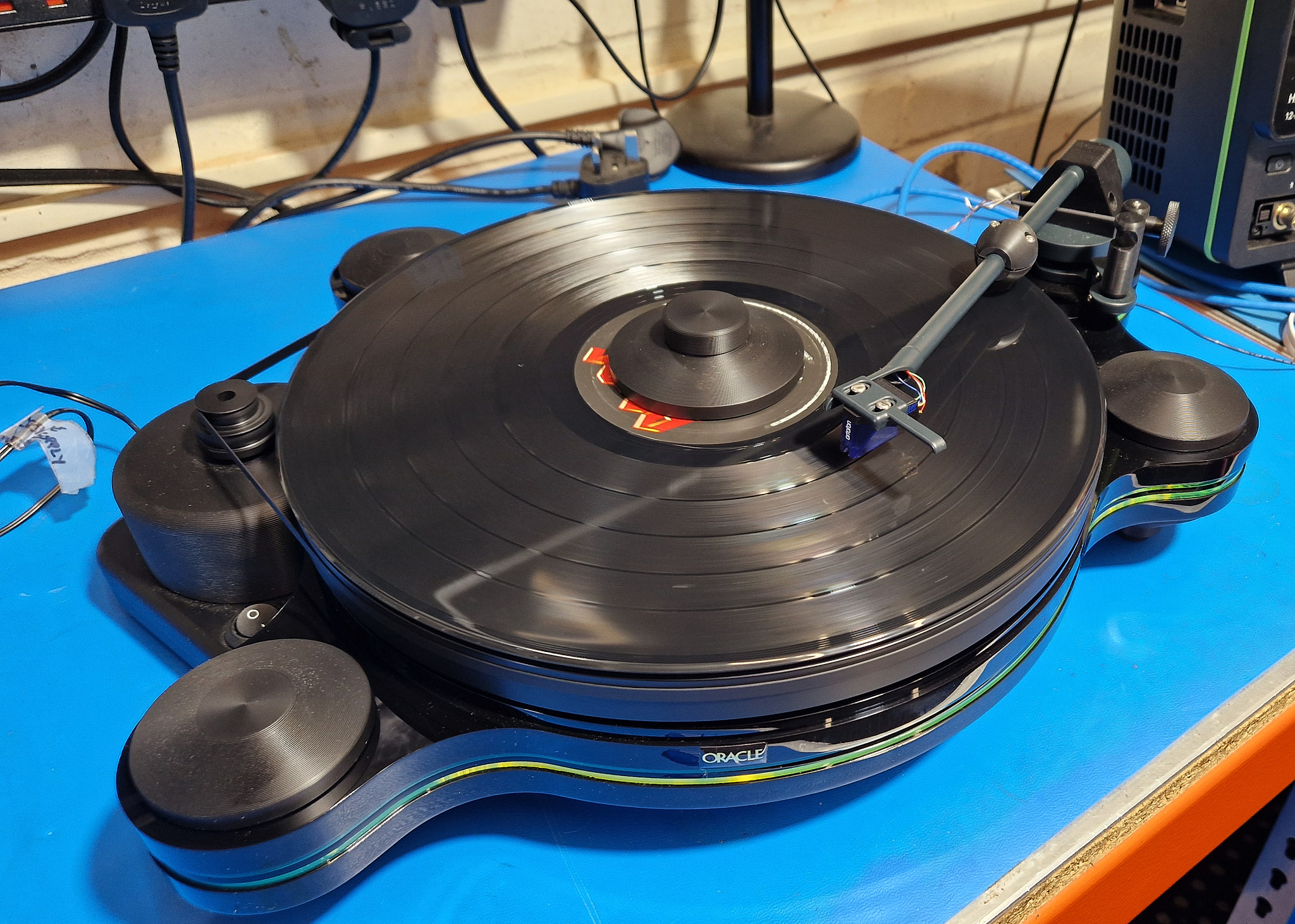 Oracle Origine MK II turntable - Image 2