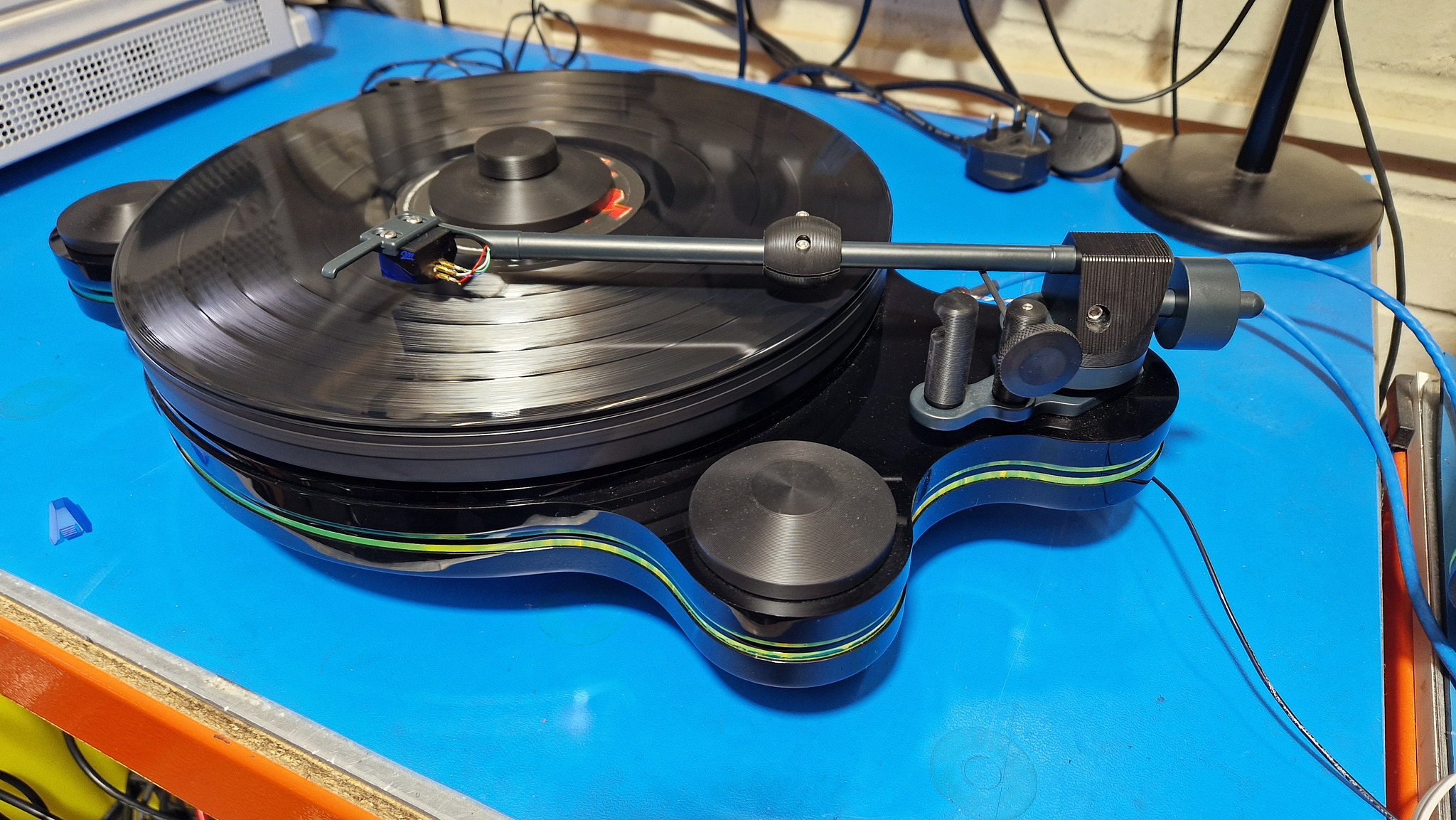 Oracle Origine MK II turntable - Image 3
